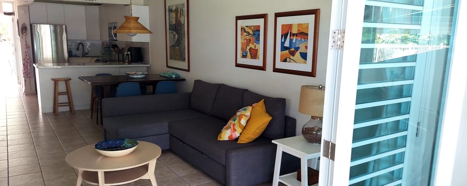 Living room
