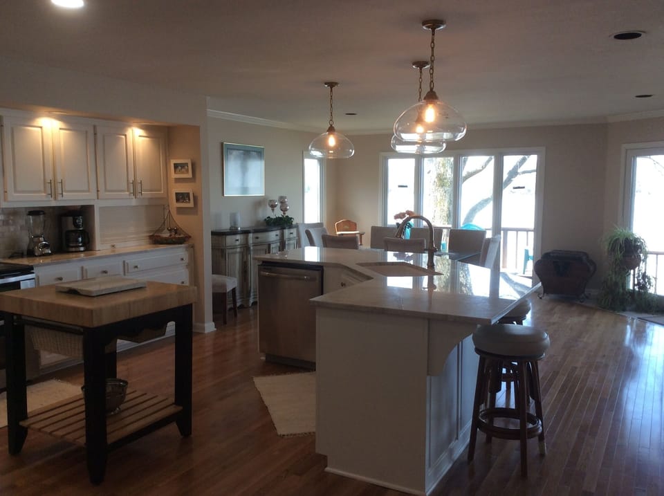 Fully equipped kitchen.