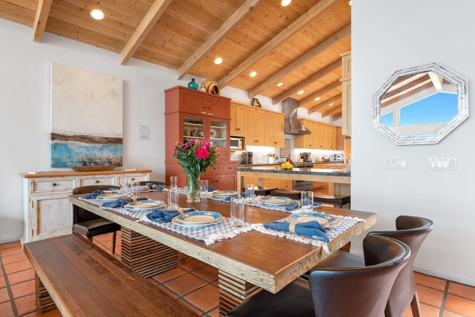 Dining adjacent to the kitchen