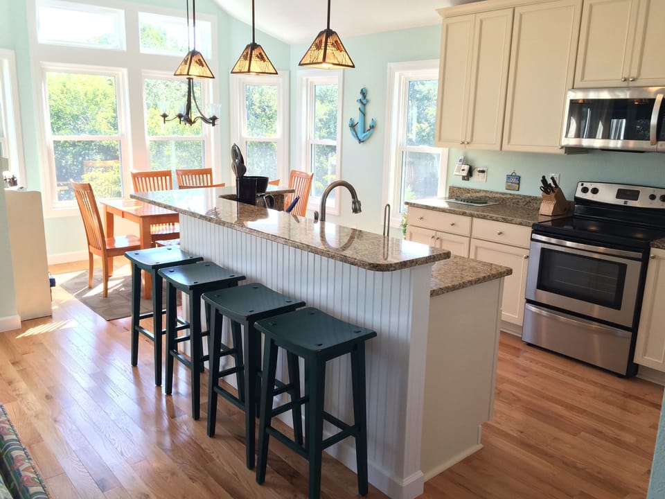 Beautiful Kitchen and Dining area at your "Home away From Home"
Tides Inn