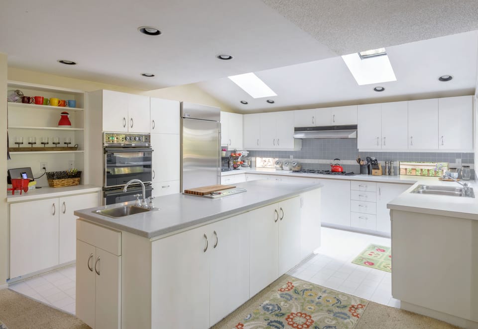 Kitchen with island
