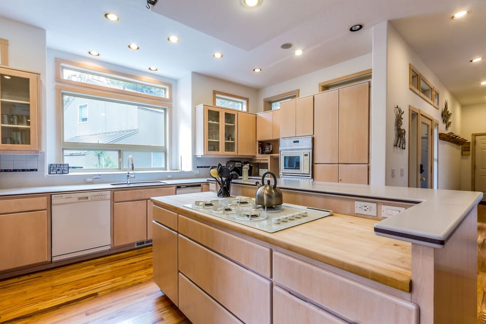Kitchen - Main Level