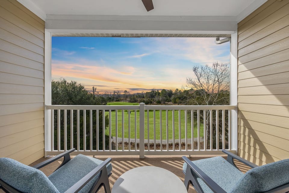 Million dollar view - 9th hole of Greg Norman Course