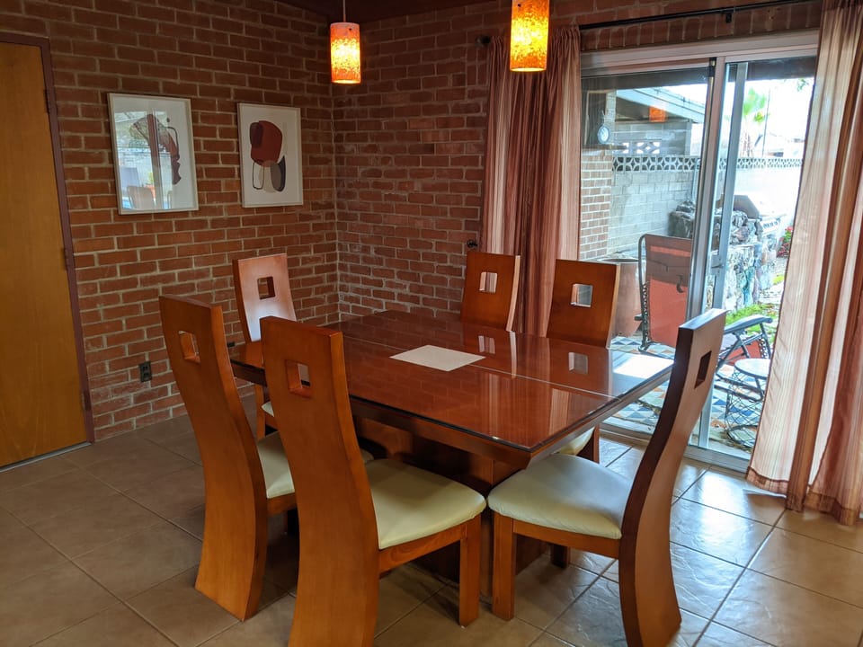 Dining area seats up to 6, plus adjacent counter seating