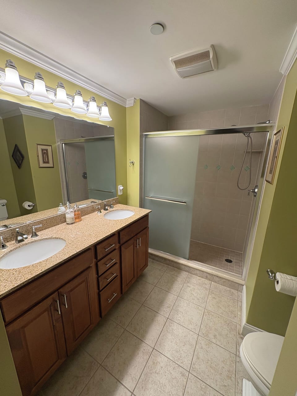Private Master full bathroom