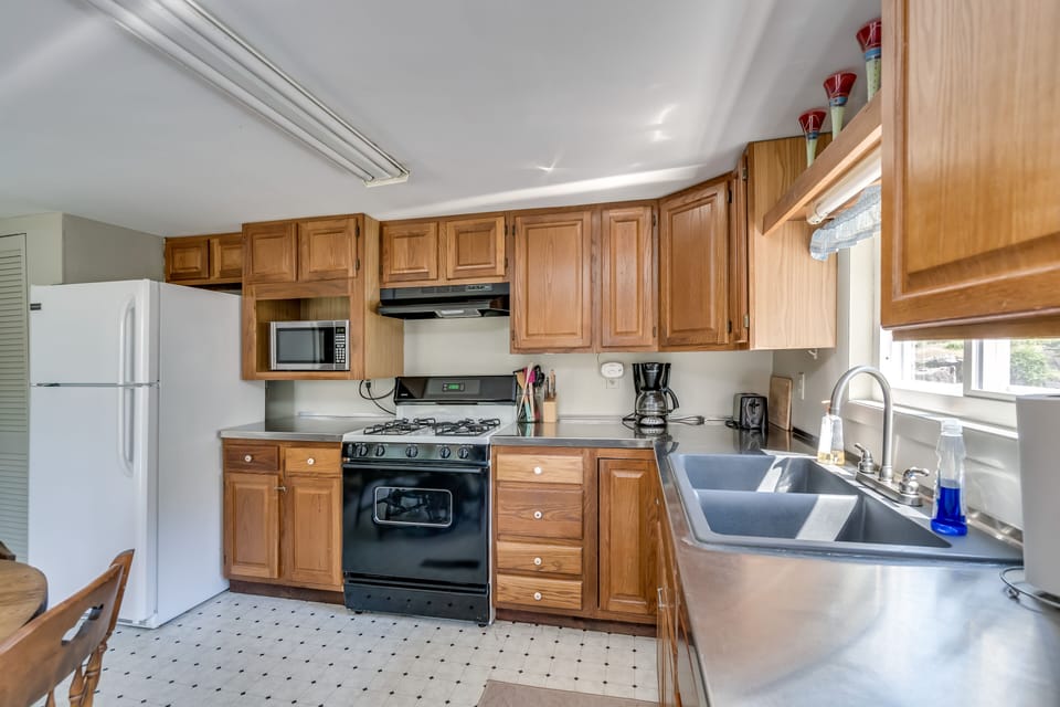 Downstairs Kitchen 