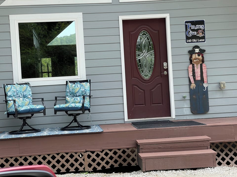 Front entrance with parking in front