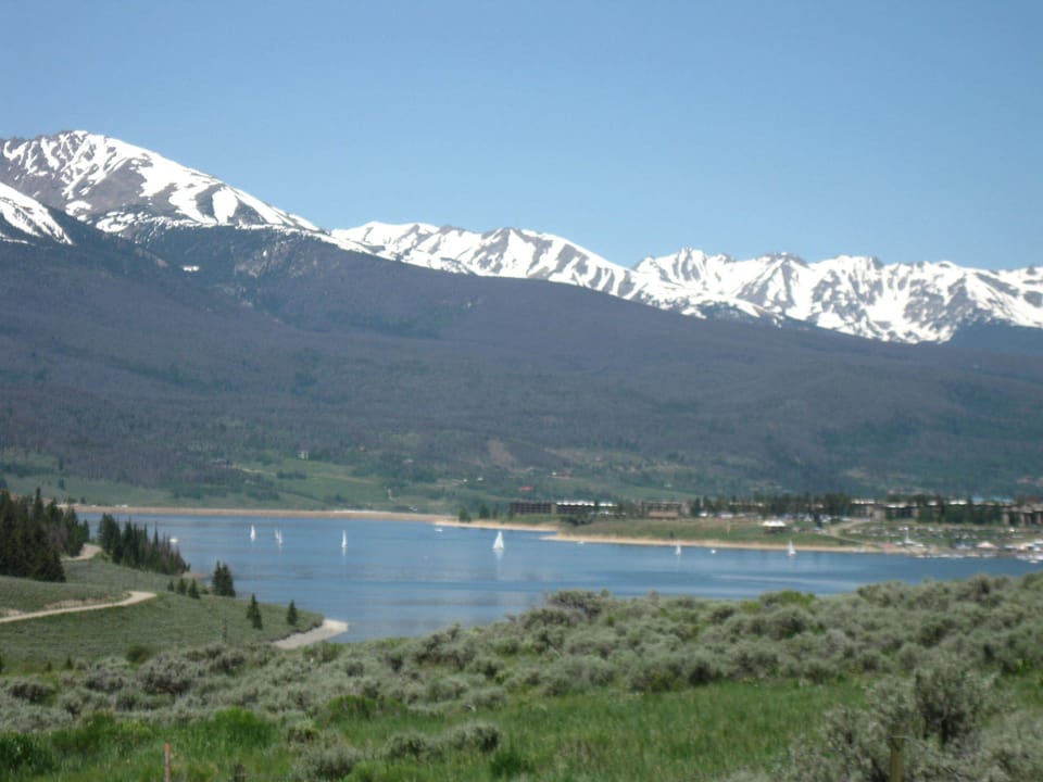 Summer sailing on beautiful Dillon Lake