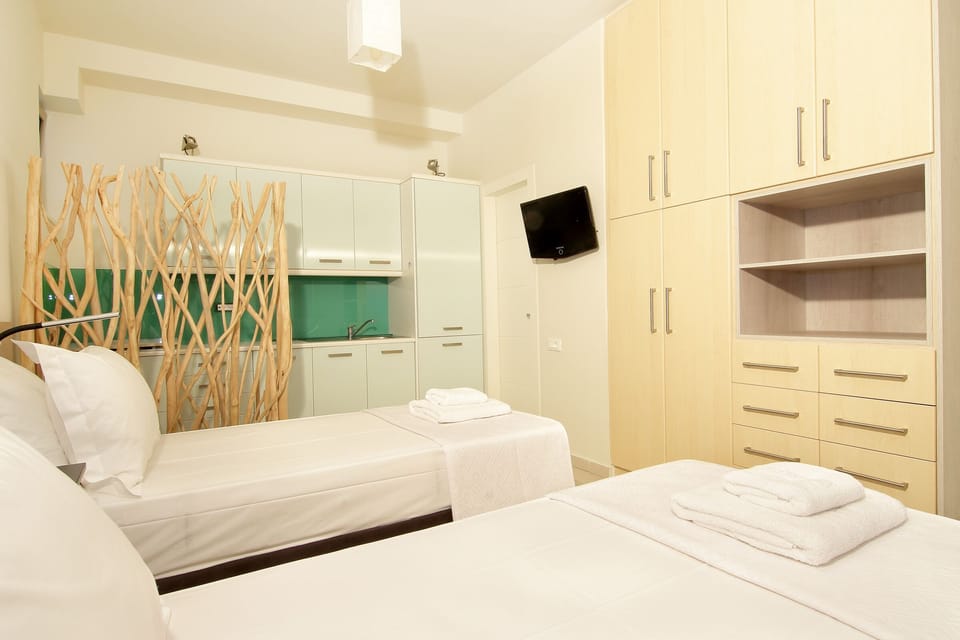 Twin Bedroom, 90 cm x 200 cm