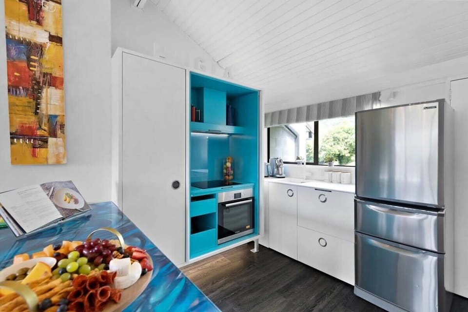 Fully equipped modern kitchn