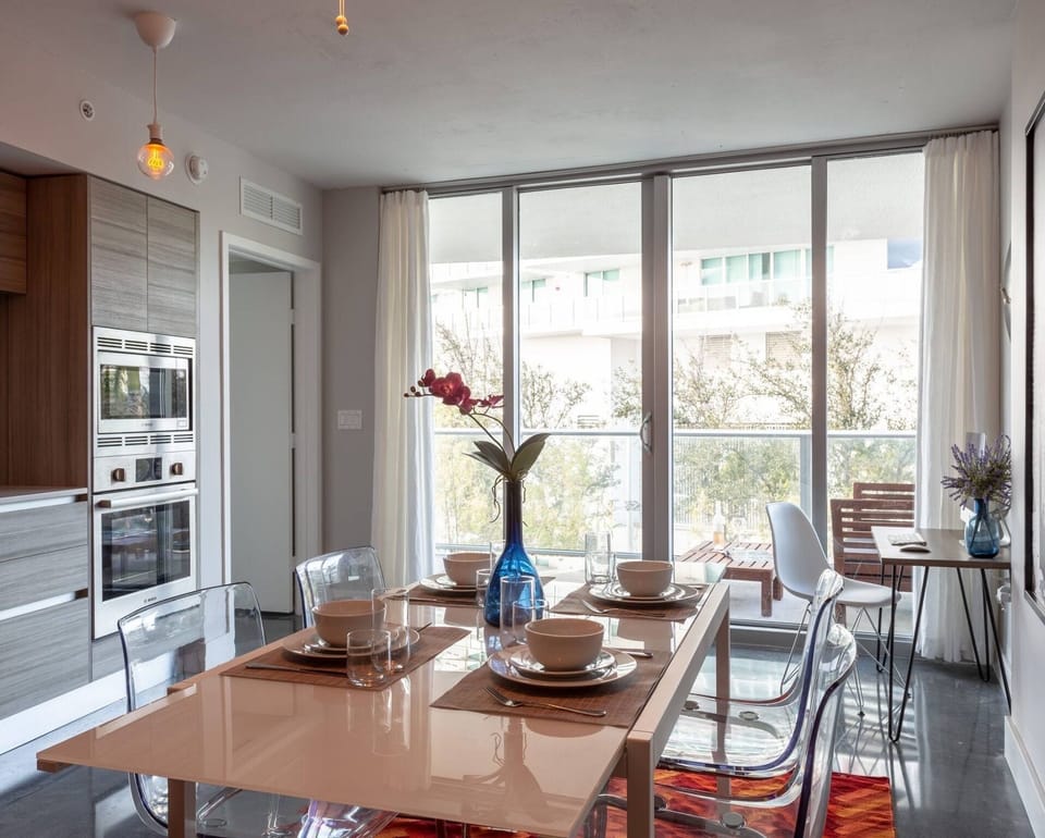 Large dining room with ample seating for 6