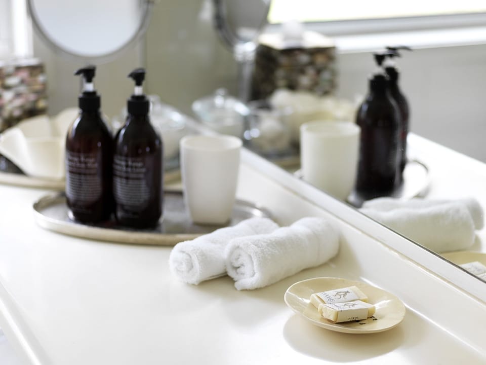 Bathroom amenities