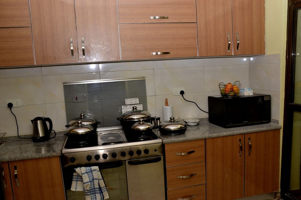 Fully fitted kitchen