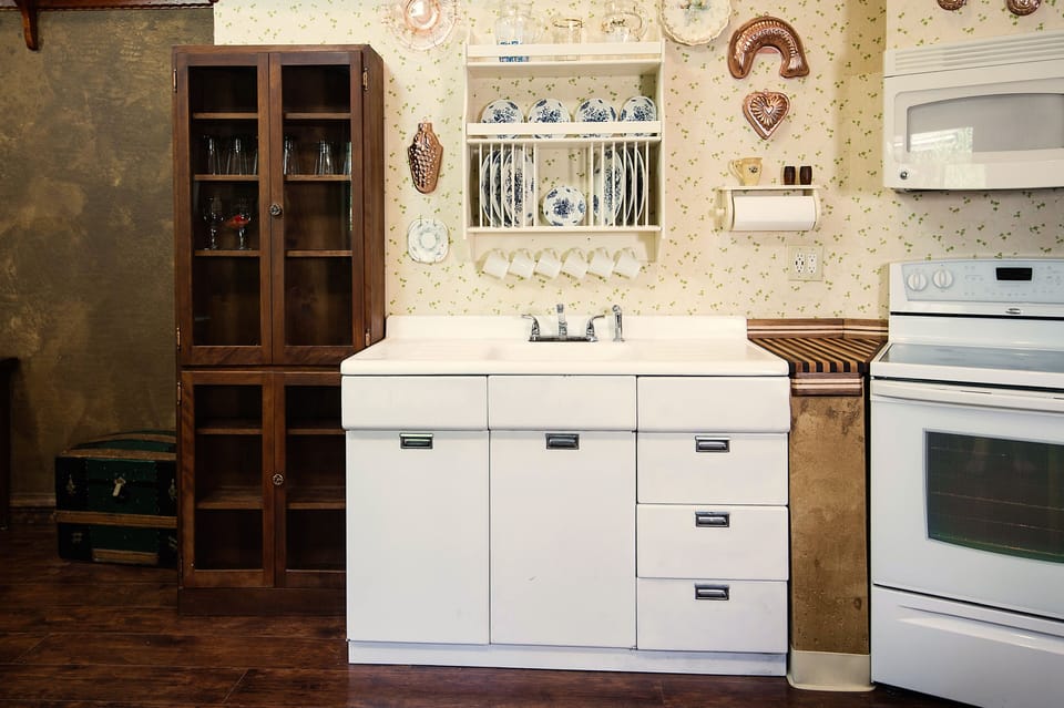 My grandmother had cabinets like this.  I just love it.