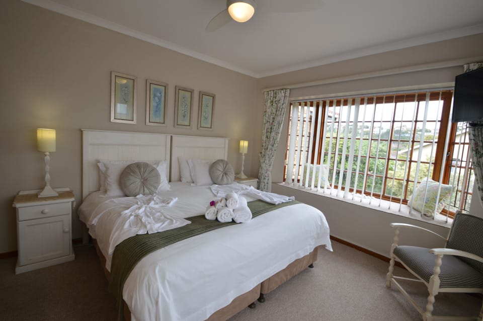 Sunkissed king or twin 2 bedroom 1 adjoining bathroom  $120-$150 B&B 4 people