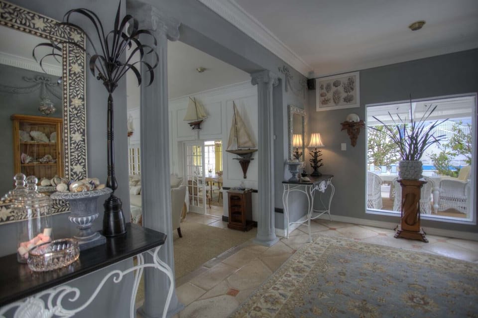 Warm inviting entrance hall leading to lounge 