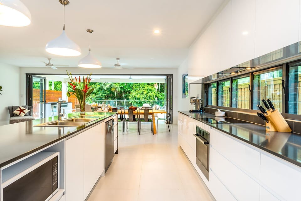 Stunning well equipped kitchen with brand new appliances and expansive benches.