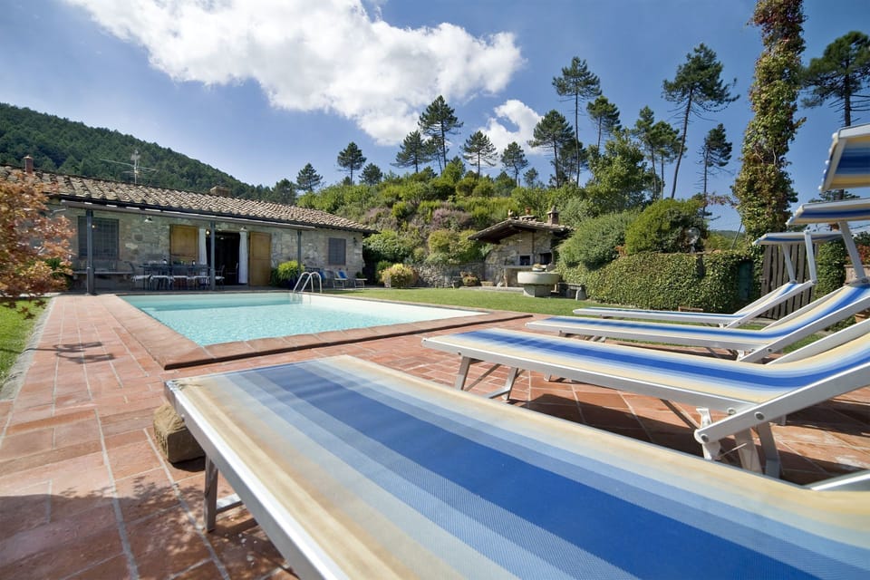 Building Exterior, Pool