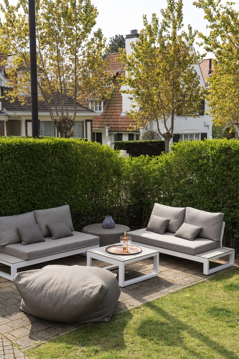 outdoor lounge