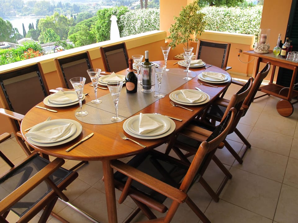 Veranda Dining Table