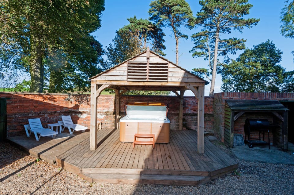 Hot tub