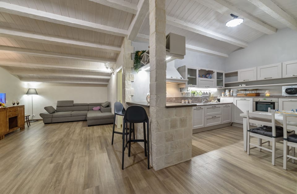 Kitchen - lounge