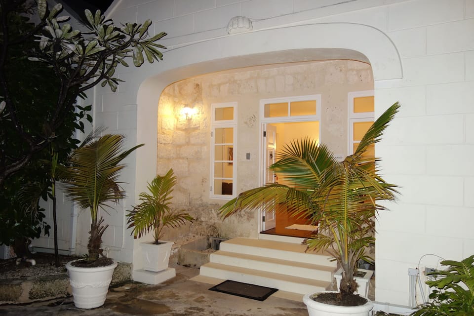 Front entrance House Courtyard