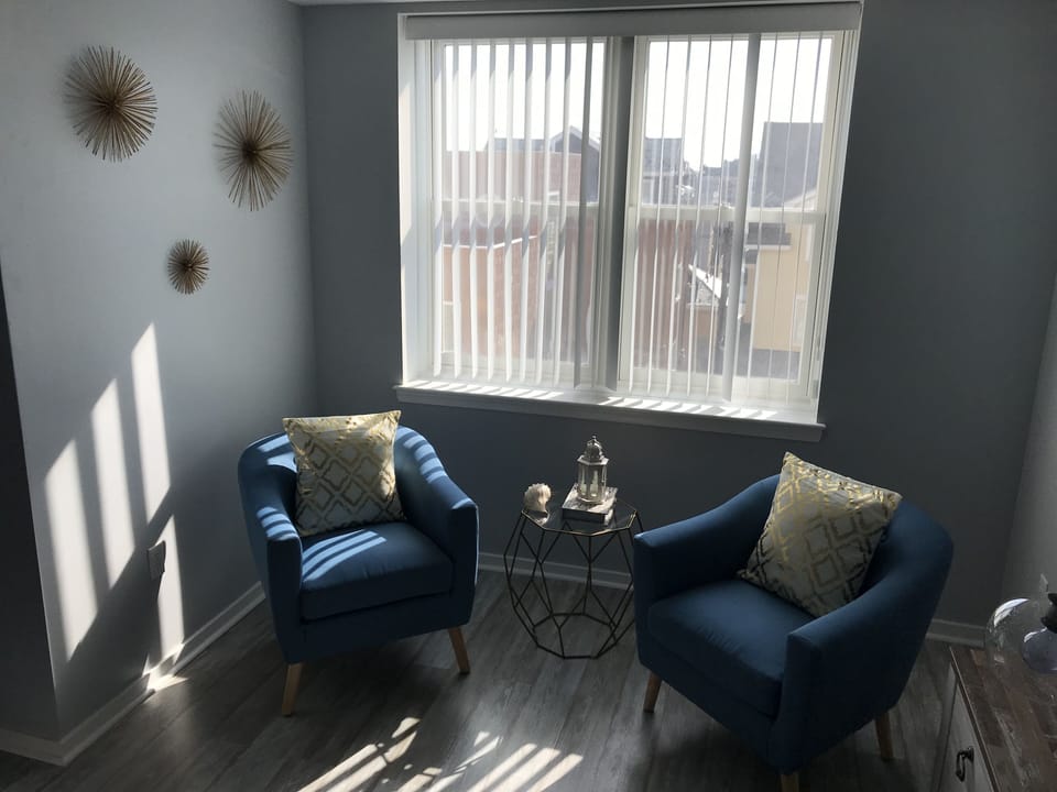 Master Bedroom Sitting Area 