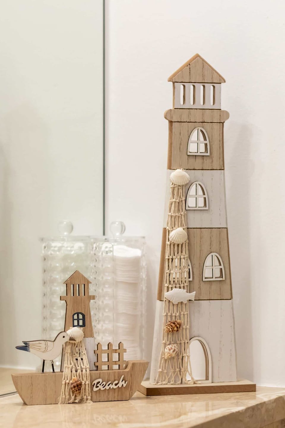 Marine-style decoration.
