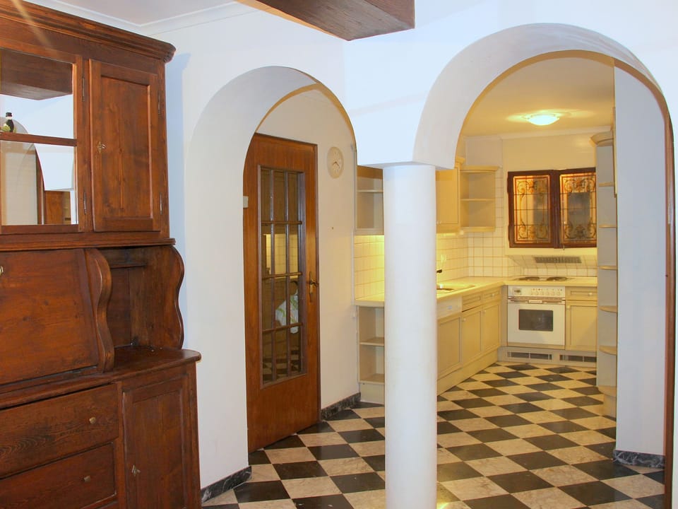 View from the dining-room to the kitchen