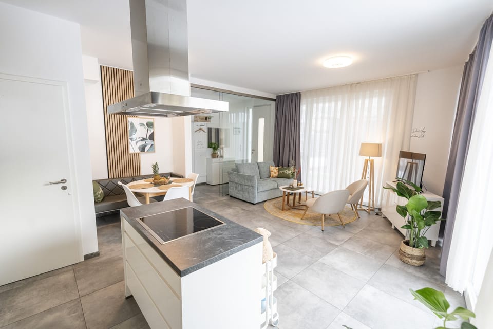 Living room & kitchen