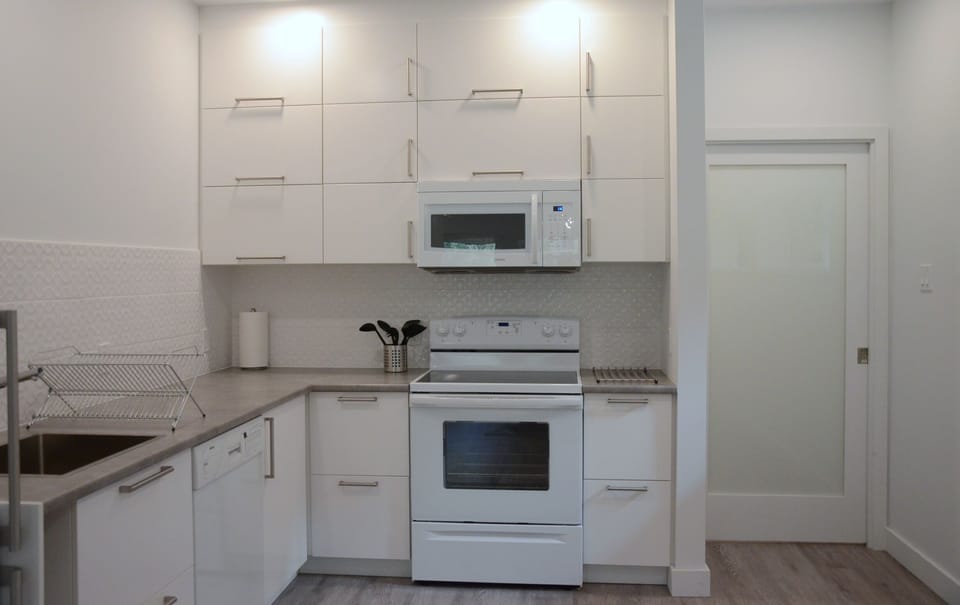 This home away from home..well thought out, spotlessly clean, and well-stocked. 