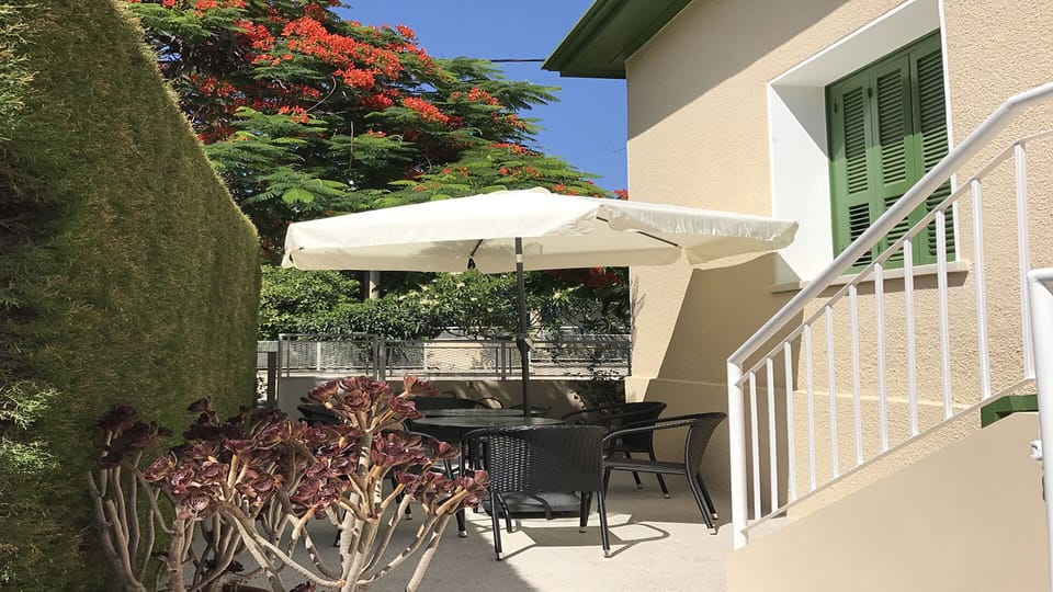 Garden sitting corner