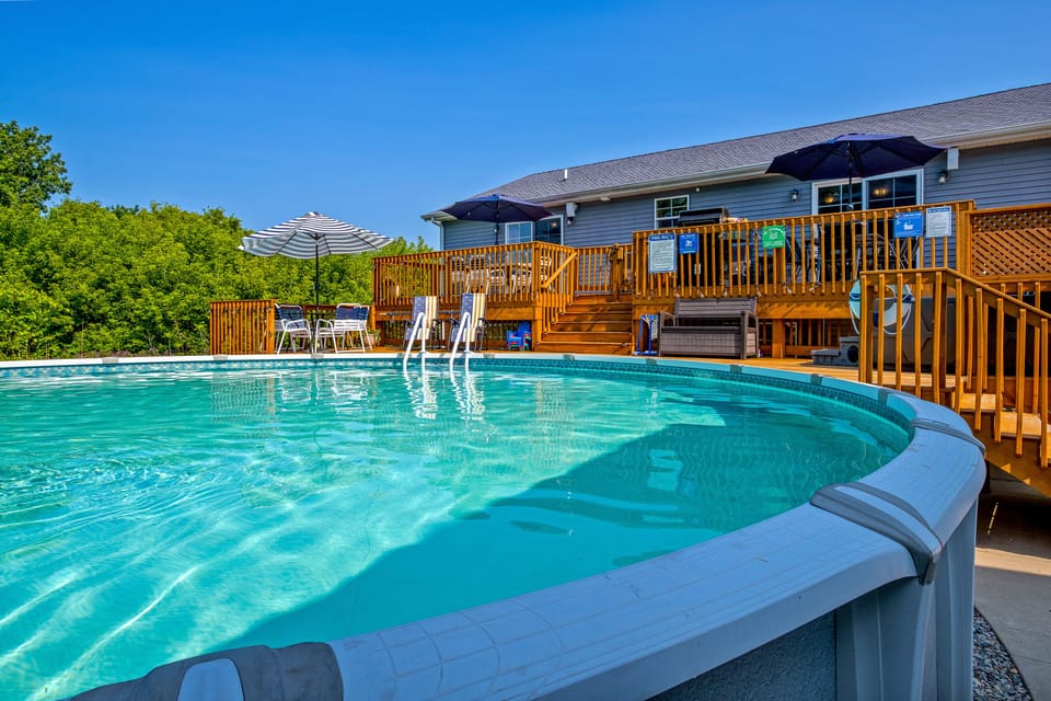 Our refreshing turquoise pool is 4' deep w/ a safety gate at both entrances 💚