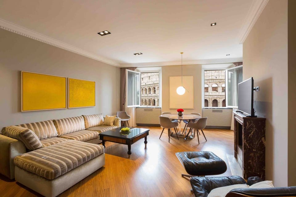 Living room with view on Colosseum