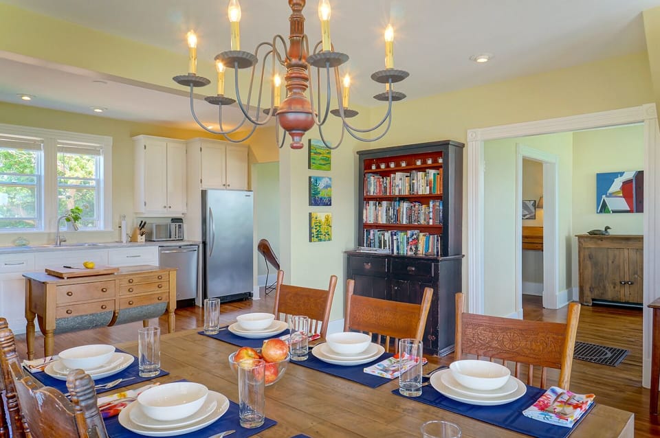 Dine at the harvest table