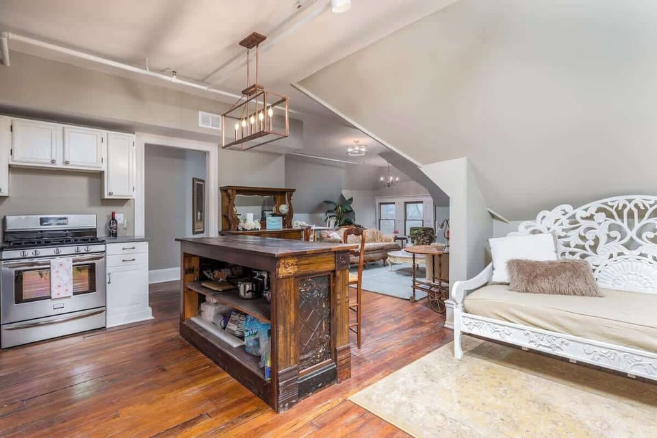 3rd floor kitchen / nook / living