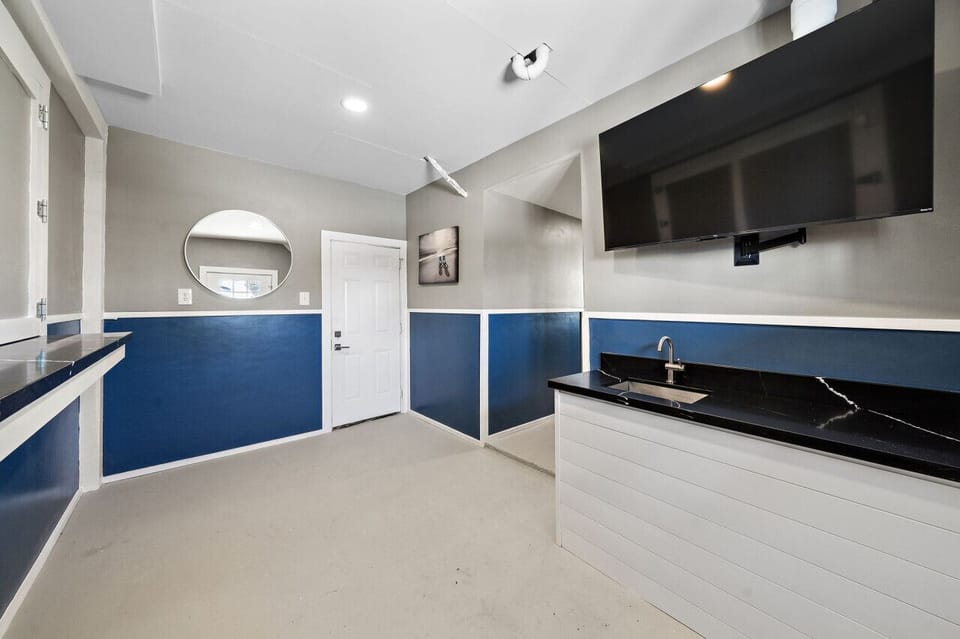 Another view of the tiki bar