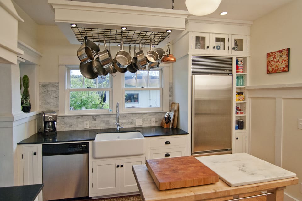 Beautiful gourmet kitchen! High-end Wolf range, dishwasher, Subzero frig!