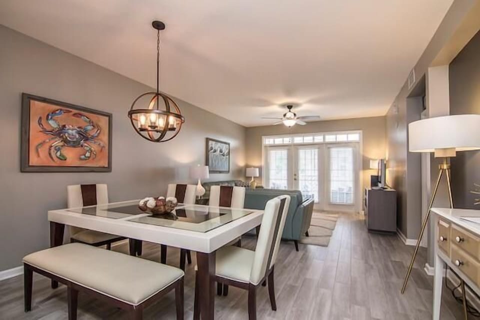 St. Augustine Beach Rentals Dining and Living Room