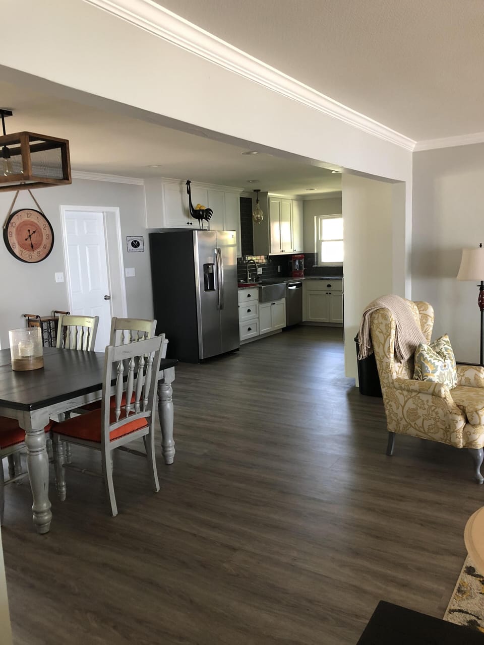 Dining Room looking into Kitchen