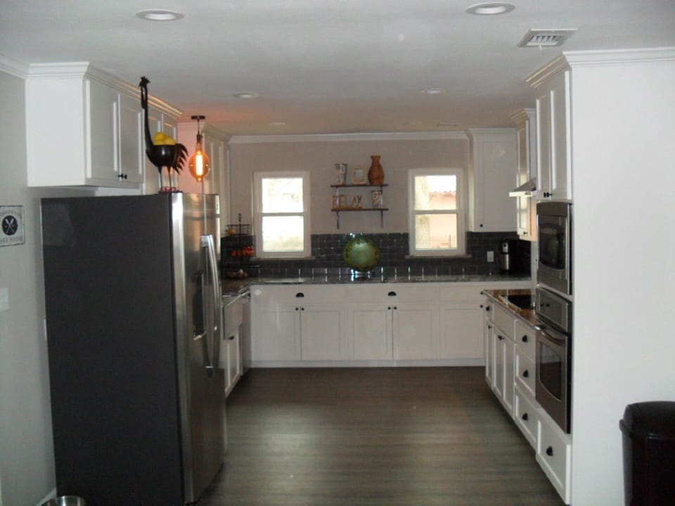 Newly remodeled, fully stocked large open kitchen