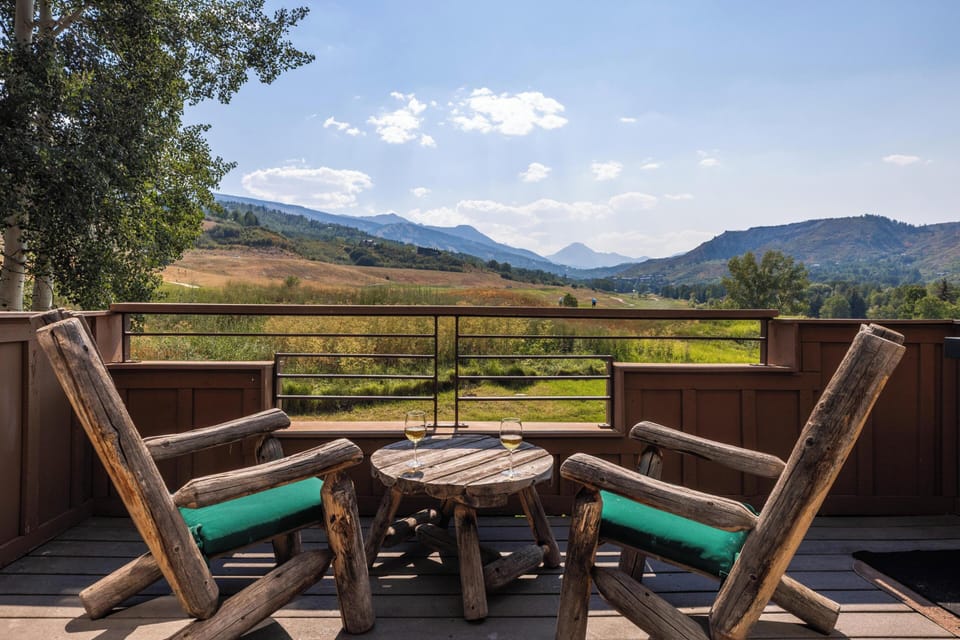 Balcony with Mt. Daly Views