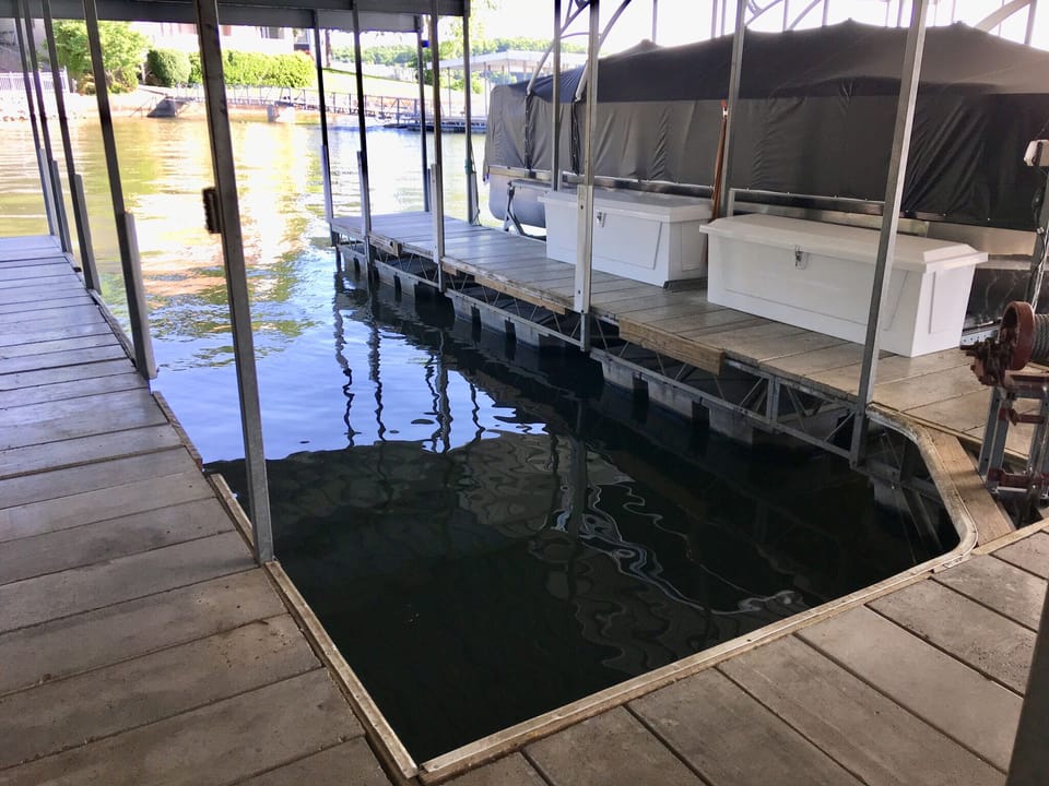 10 x 30 Boat Slip available to rent with stay
