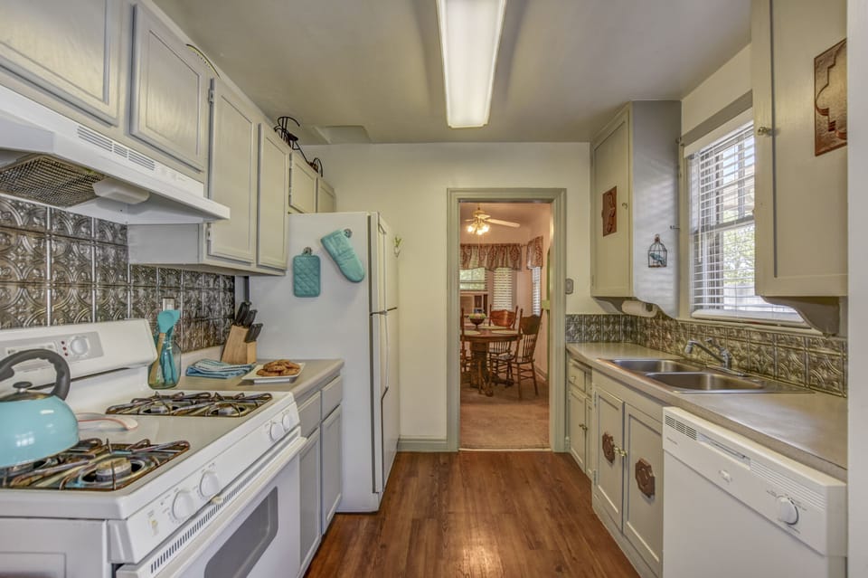 Fully equip kitchen