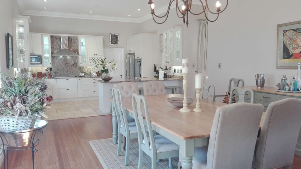 Open plan dining room and fully equipped kitchen