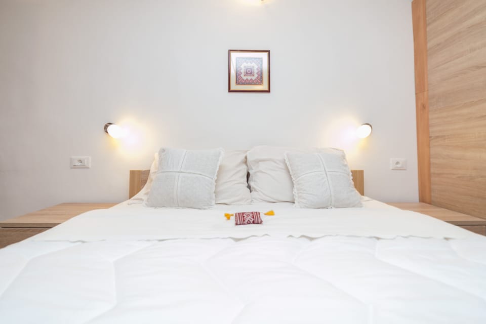 Bed  160 cm.