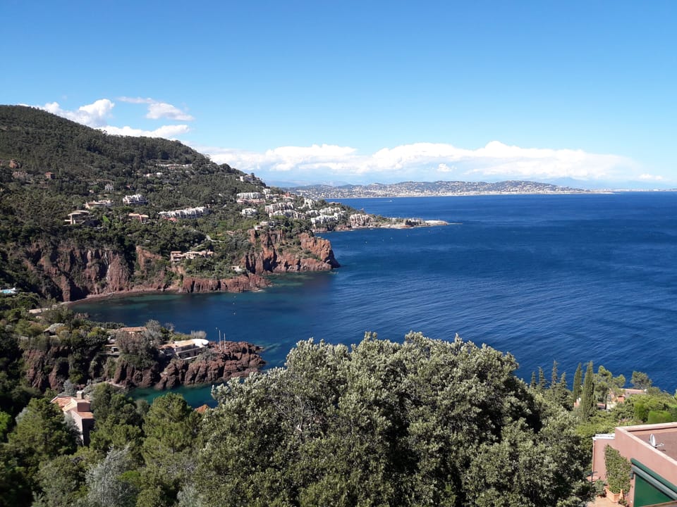 Large art deco apartment 50 metres from the beach Apartment in Saint-Raphael