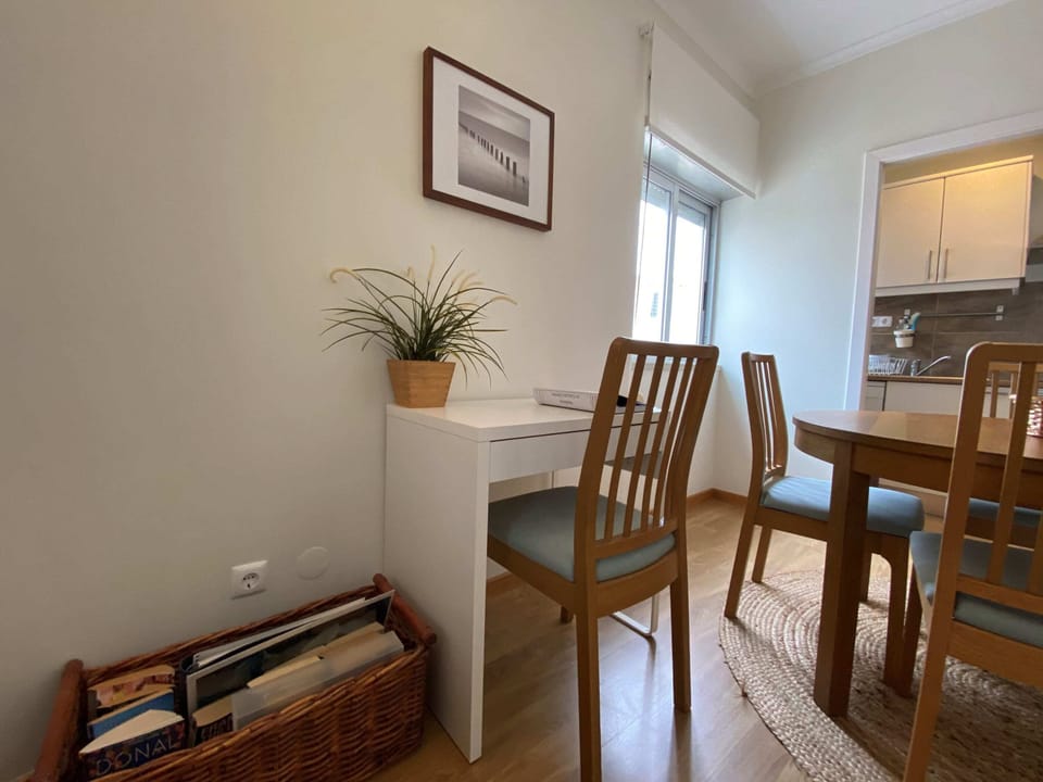 Local area- Cascais Centre - loads of shops, restaurants, bars and cafes just minutes away.