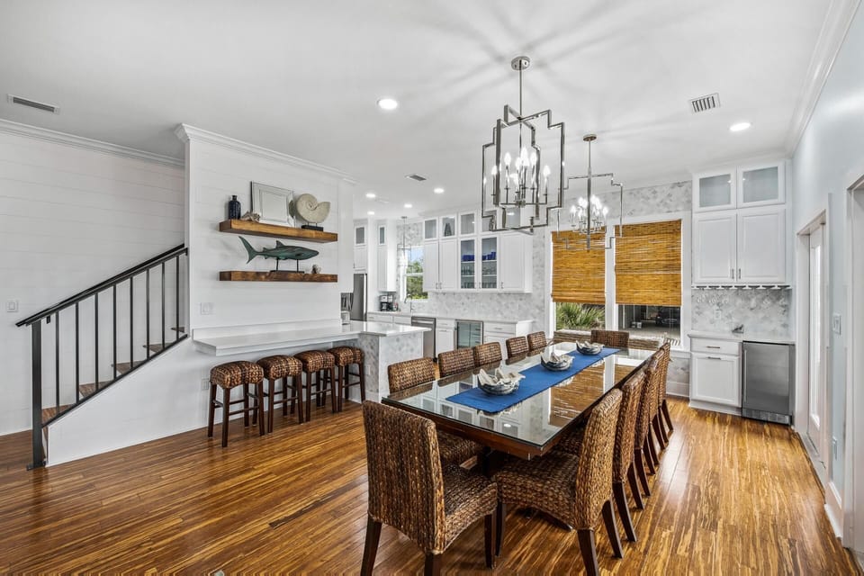 Second Floor: Dining Area